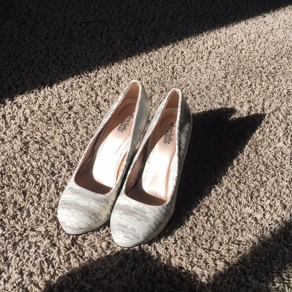 High heel shoes - Picture 1 of 3